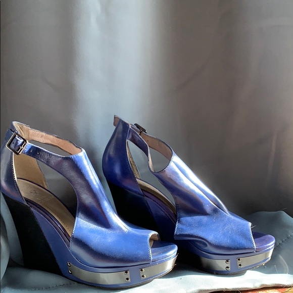 Women’s Vince Camuto Platform Sandals - Picture 8 of 8